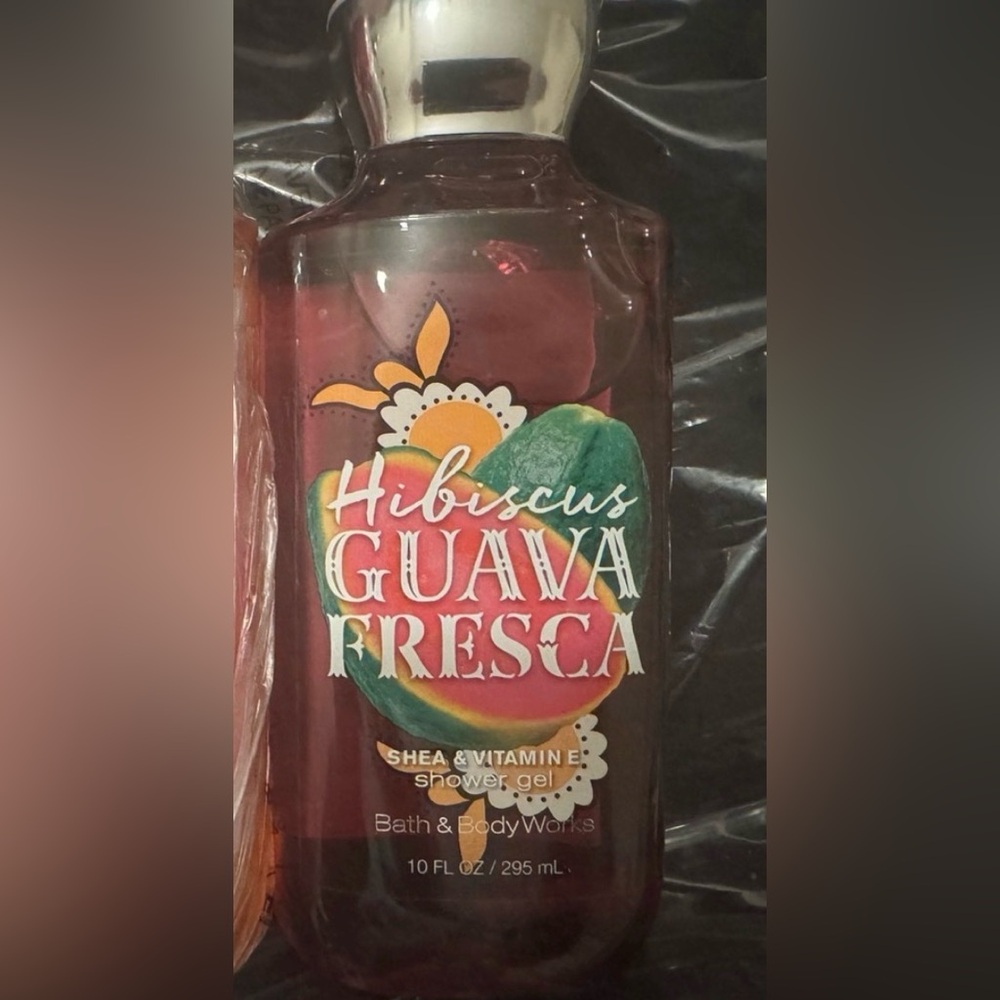 Bath & Body Works Hibiscus Guava Fresca Shower Gel
